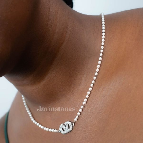 V-Pearl Necklace