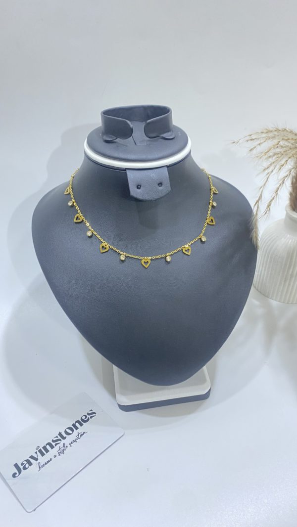Extended heart necklace