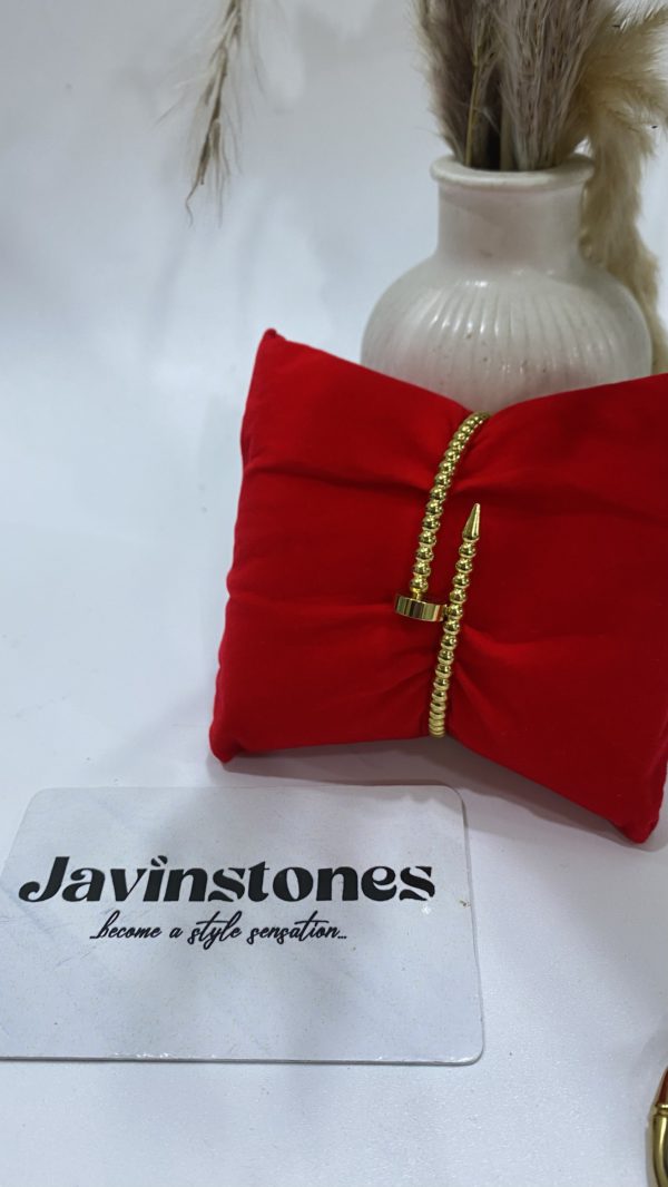 Unis nail bangle